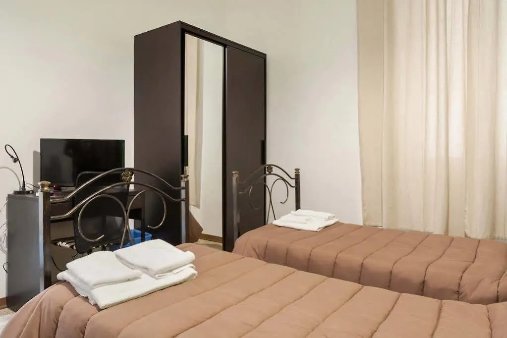 Tra L'Etna E Il Mare B&B Catania 3*,  Italy