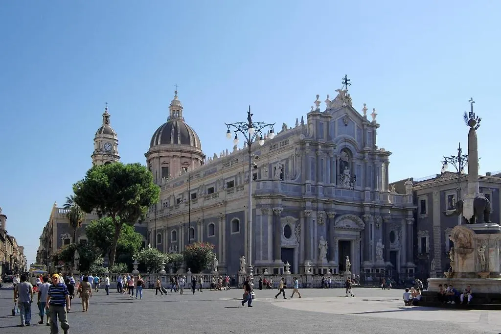 Tra L'Etna E Il Mare B&B Catania 3*,  Italy